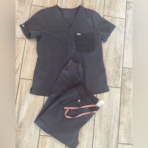 FIGS Charcoal Scrub Set 🌚